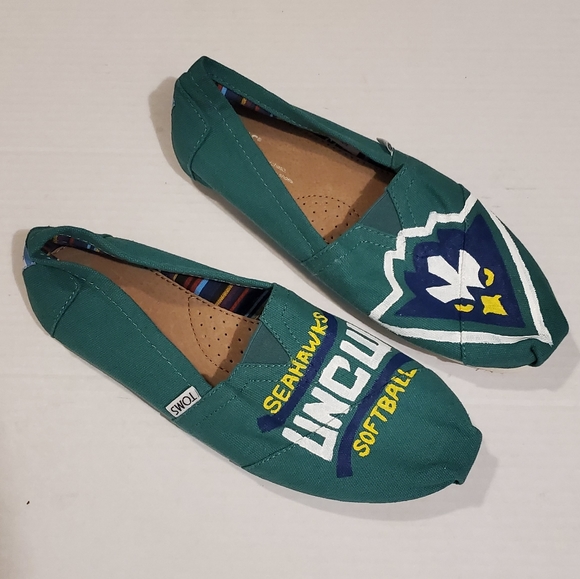 🔥SALE🔥NWOT! Toms Green UNCW College Custom Slip Ons 9 - Picture 10 of 11